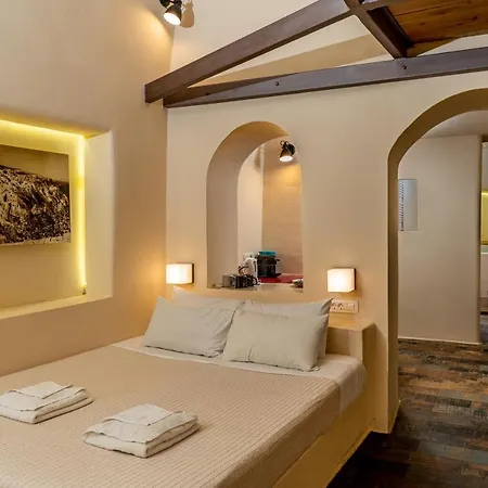Alma Libre Apartment Fira (Santorini)
